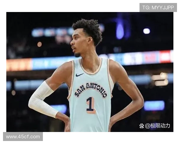 马刺小将失手约翰逊捡漏夺冠