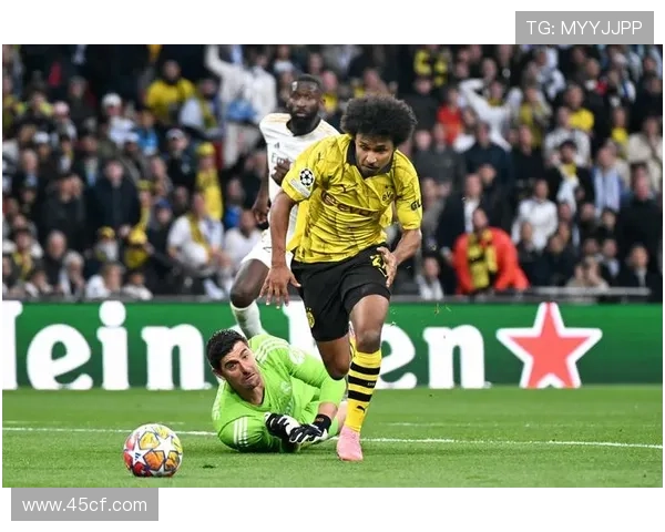 阿德耶米倒地未判点风波引争议 阿德耶米倒地未判点风波引争议